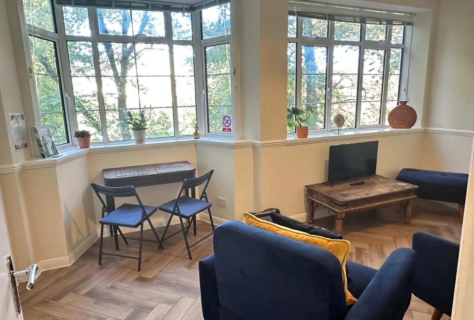 Royal Pavilion Garden Apartment With Parking location