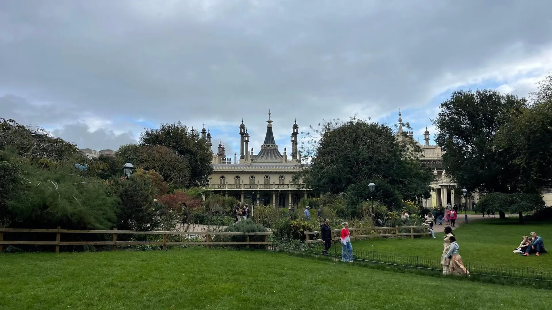 Royal Pavilion Garden Apartment With Parking Brighton